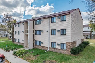 Triple Crown Altoona Cooperative in Altoona, IA - Foto de edificio - Building Photo