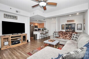 1315 East Blvd in Charlotte, NC - Building Photo