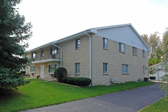 4326 Kennedy Dr in Racine, WI - Building Photo - Building Photo