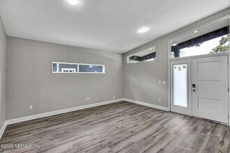 944 Alderside St in Jacksonville, FL - Building Photo - Building Photo