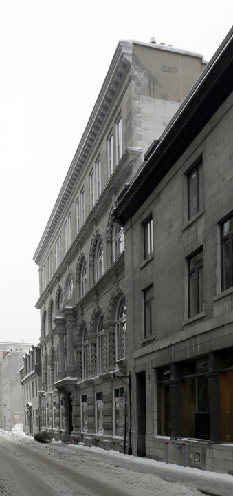 211 du Saint-Sacrement in Montréal, QC - Building Photo