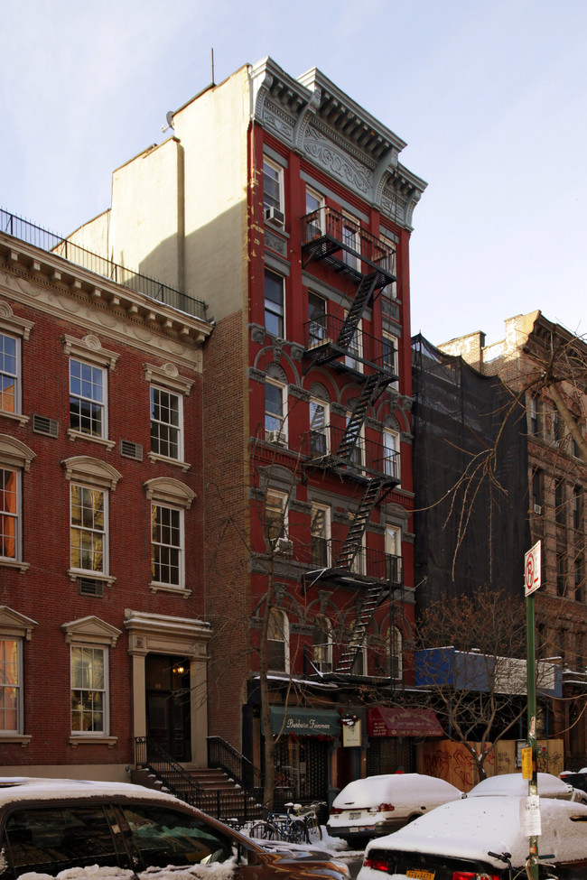 66 E 7th St in New York, NY - Foto de edificio - Building Photo