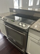 13 Chester St, Unit 2E in Glens Falls, NY - Foto de edificio - Building Photo