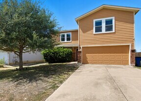 3223 Crested Creek Dr in New Braunfels, TX - Building Photo