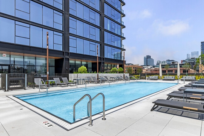 property at 225 N Elizabeth St
