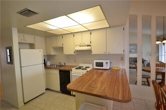 2100 S Washington Ave-Unit -6 in Titusville, FL - Building Photo - Building Photo