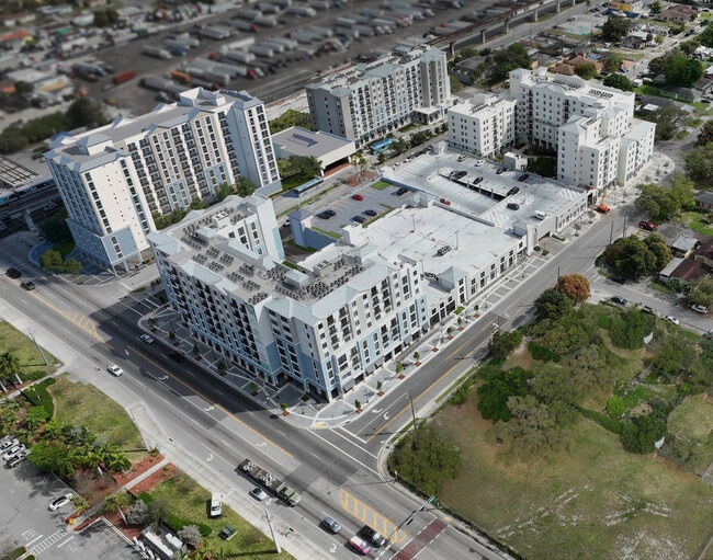 Northside Transit Village III in Miami, FL - Foto de edificio - Building Photo