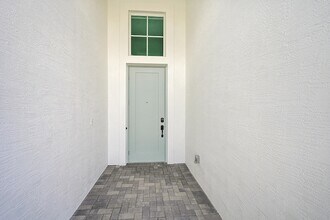 9524 St Germain Dr in Palm Beach Gardens, FL - Foto de edificio - Building Photo