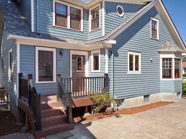 243 NW 10th St in Corvallis, OR - Building Photo - Building Photo