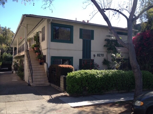 8270 Norton Ave in West Hollywood, CA - Building Photo