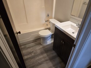 1341 E Highland Ave in Ravenna, OH - Foto de edificio - Building Photo