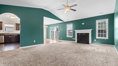 137 Cavalier Dr in Jacksonville, NC - Building Photo - Building Photo