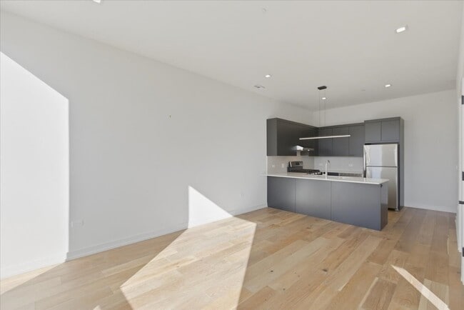 4513 N Clark St in Chicago, IL - Building Photo - Building Photo