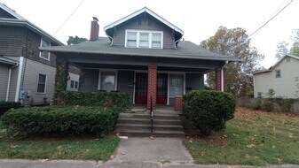 1816 Woodlawn Ave in Middletown, OH - Building Photo