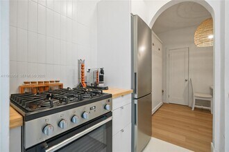 750 Española Wy in Miami Beach, FL - Building Photo - Building Photo