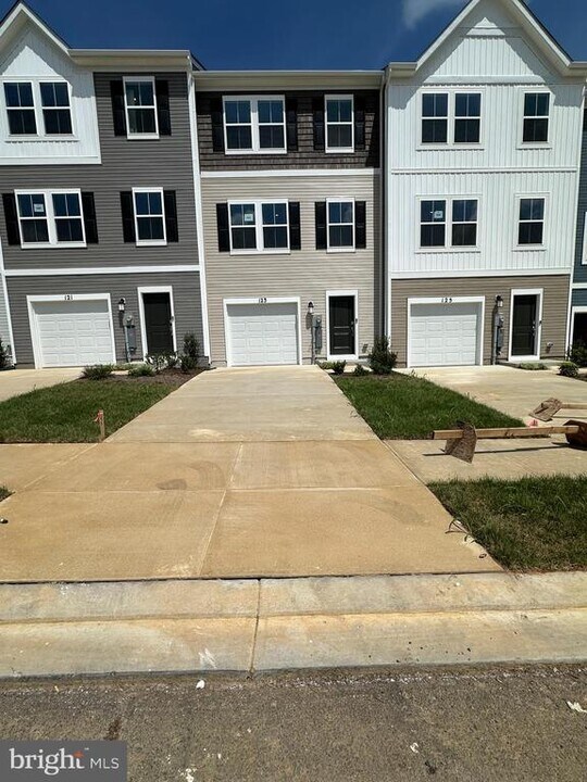 123 Brashear Ct in Martinsburg, WV - Building Photo