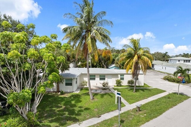 property at 121 S Lake Dr
