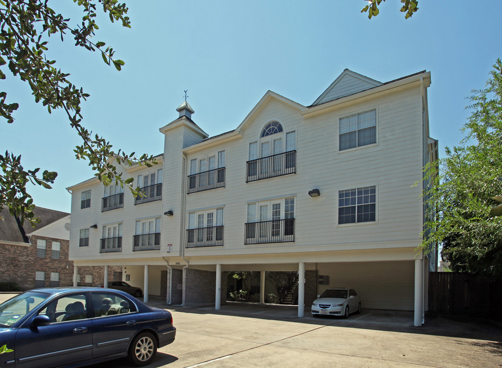 Law Street Apartments in Houston, TX - Building Photo