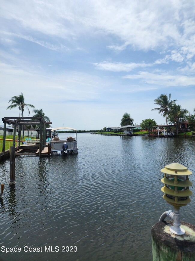 425 Sundoro Ct in Merritt Island, FL - Building Photo - Building Photo