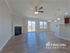 313 Fairford Rd in Blythewood, SC - Foto de edificio - Building Photo