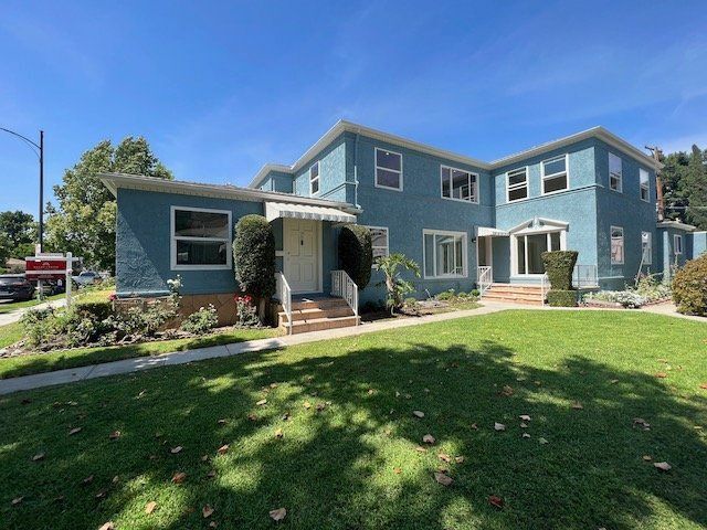 124 N Pass Ave in Burbank, CA - Foto de edificio - Building Photo