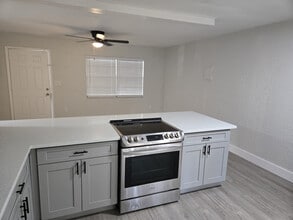 266 Diamond St in Deltona, FL - Building Photo - Building Photo