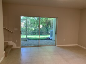 15373 Wildflower Cir, Unit 15373 in Naples, FL - Foto de edificio - Building Photo