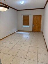 6922 NW 179th St in Hialeah, FL - Building Photo - Building Photo