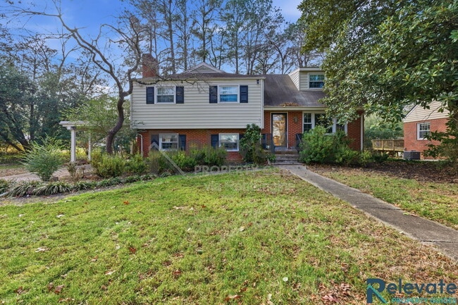 property at 8903 Freestone Ave