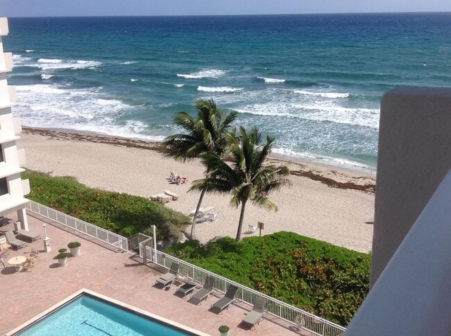 3221 S Ocean Blvd in Highland Beach, FL - Building Photo - Building Photo