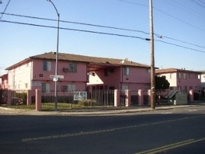 Esther Apartments in Sacramento, CA - Building Photo - Building Photo