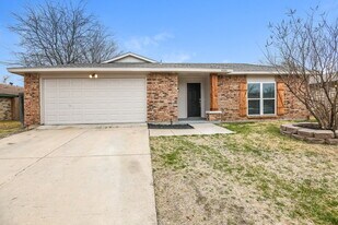4301 Campion Ln in Fort Worth, TX - Building Photo