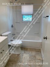 8626 N 106th St in Milwaukee, WI - Building Photo - Building Photo