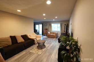151 Tennyson Dr in Plainsboro, NJ - Building Photo - Building Photo