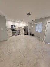 5921 NE 18th Ave, Unit 3 in Fort Lauderdale, FL - Foto de edificio - Building Photo