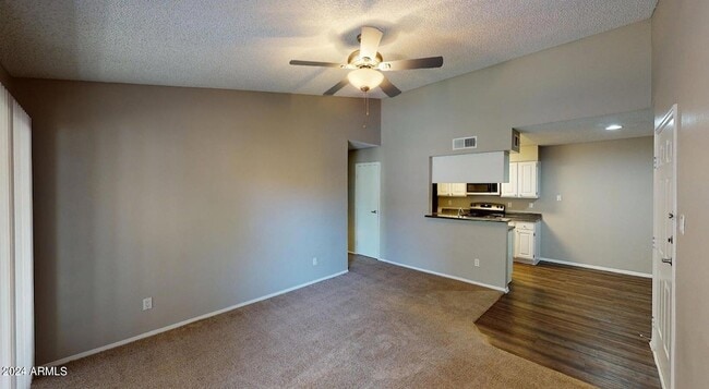 9605 S 48th St, Unit 2 in Phoenix, AZ - Foto de edificio - Building Photo