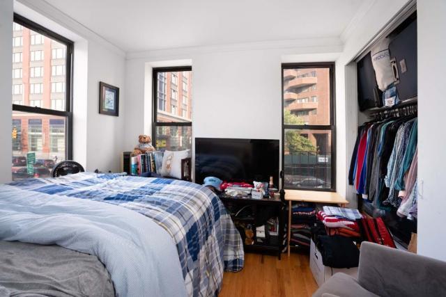 348 E 110th St in New York, NY - Building Photo