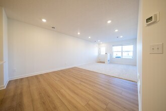 5147 Long Pointe Pass in Woodbury, MN - Building Photo - Building Photo