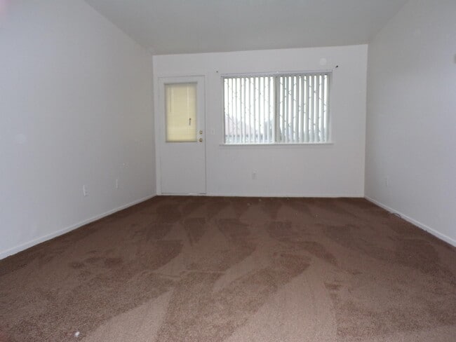 property at 3755 Heritage Pkwy