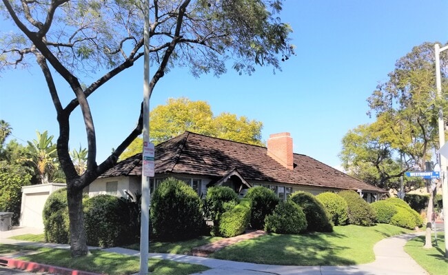 8531 Rosewood Ave, Unit 8531 in West Hollywood, CA - Foto de edificio - Building Photo