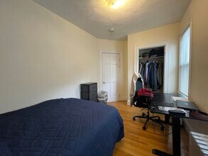65 Fairbanks St, Unit 2 in Boston, MA - Foto de edificio - Building Photo