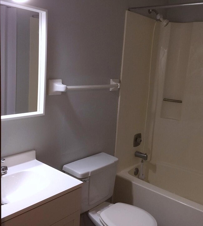 121 S Washington Ave, Unit 8 in Minneapolis, MN - Building Photo - Building Photo