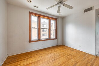 2842 W Augusta Blvd in Chicago, IL - Building Photo - Building Photo