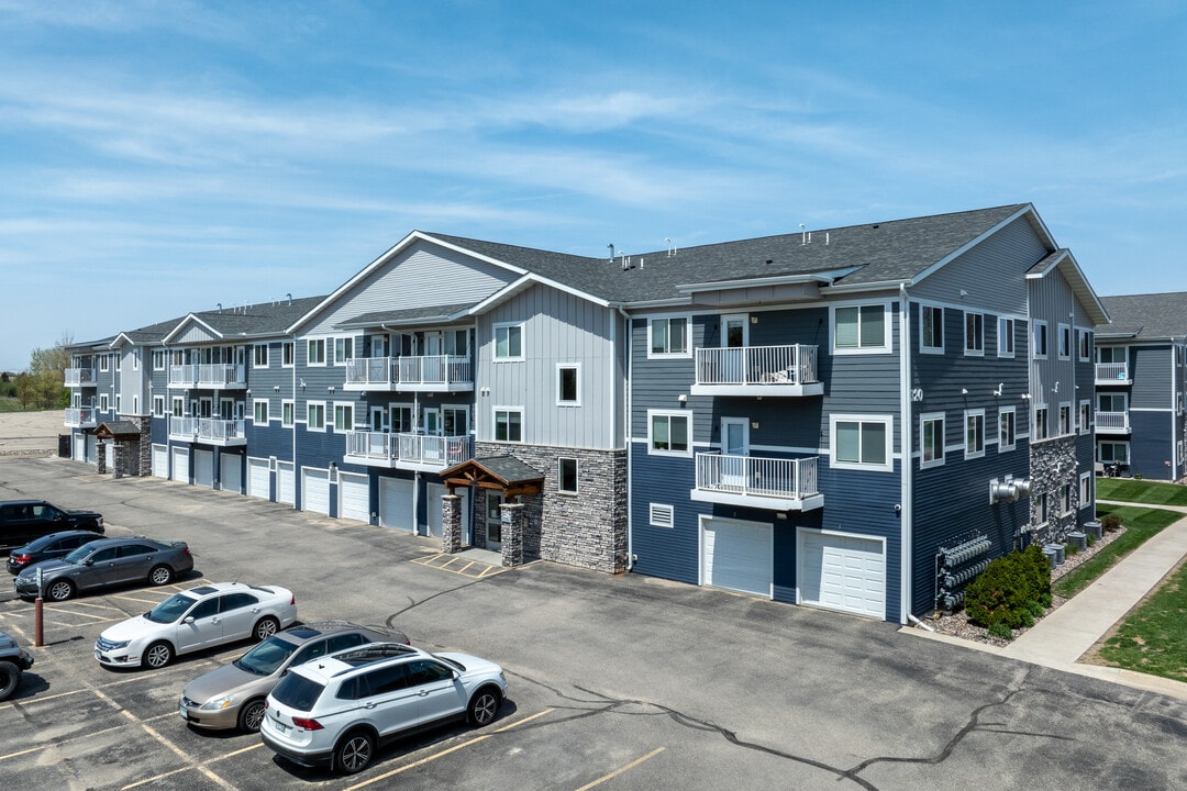 Park Plaza Apartments in Owatonna, MN - Foto de edificio