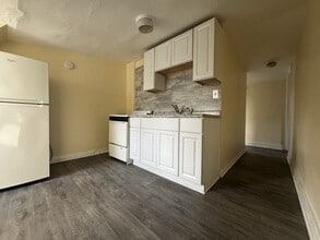 472 Hudson Ave in Albany, NY - Building Photo - Building Photo