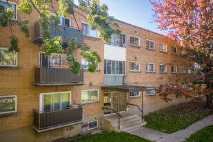 455 Galland Boul in Dorval, QC - Building Photo