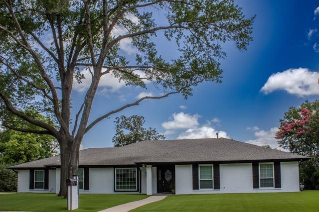 property at 2805 Westwood Dr