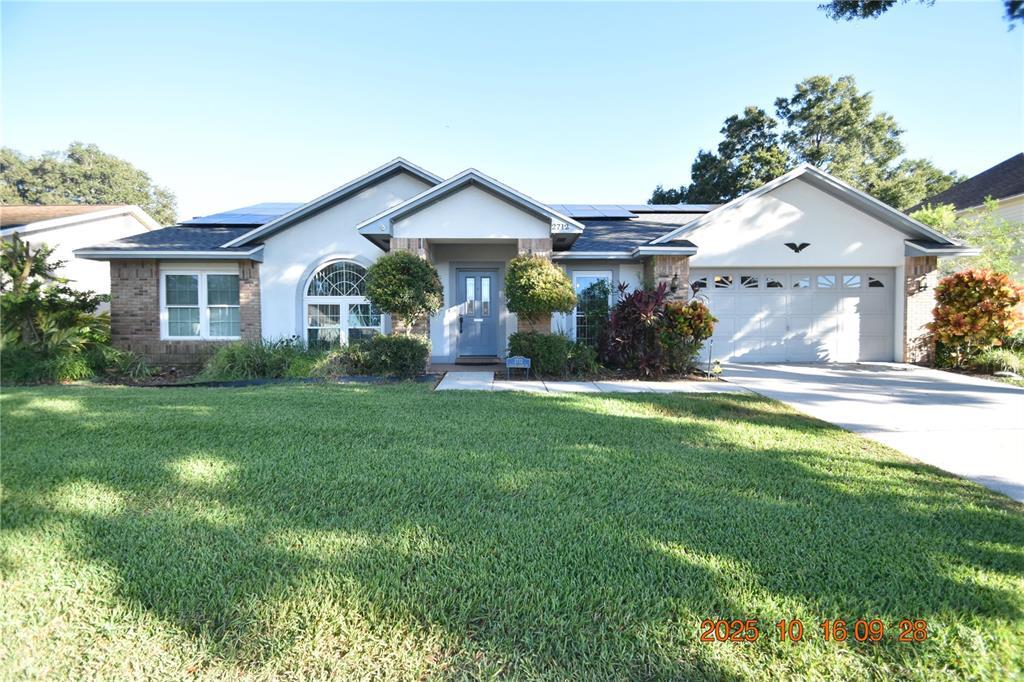 2712 Falling Leaves Dr in Valrico, FL - Building Photo