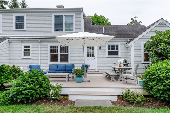 29 Pine Island Rd in Mattapoisett, MA - Building Photo - Building Photo