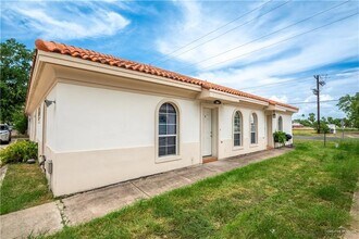 604 Buena Vista Dr, Unit G in Weslaco, TX - Building Photo - Building Photo